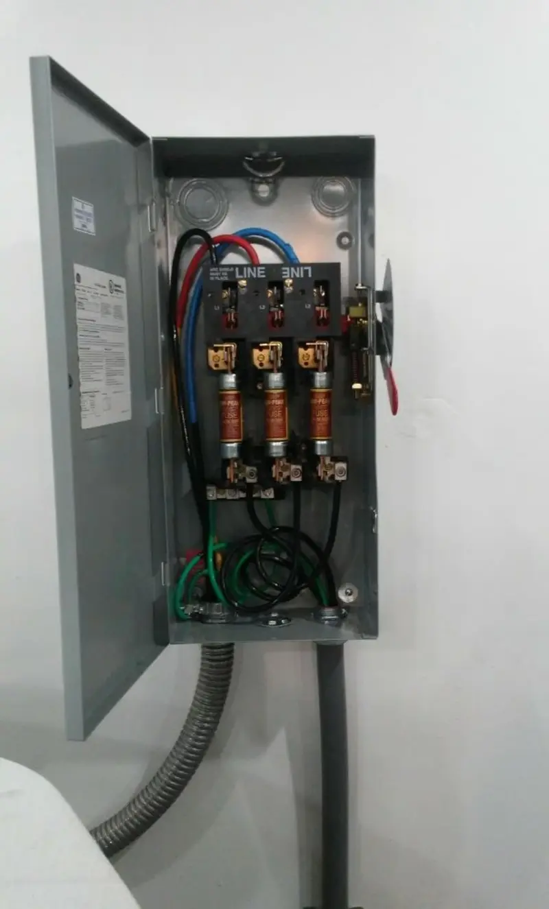Three-phase disconnect switch installed for Smoke Detector Installation in Tucson